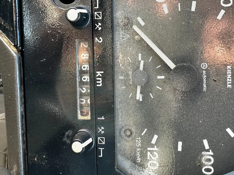 Billenőplatós teherautó Mercedes-Benz SK 1733 V6 4X2 Tipper Spring/Spring EPS Manual Gearbox: 17 kép. Billenőplatós teherautó Mercedes-Benz SK 1733 V6 4X2 Tipper Spring/Spring EPS Manual Gearbox: 17 kép.