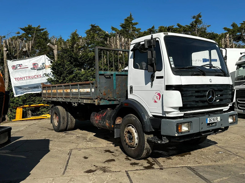 Billenőplatós teherautó Mercedes-Benz SK 1733 V6 4X2 Tipper Spring/Spring EPS Manual Gearbox: 18 kép. Billenőplatós teherautó Mercedes-Benz SK 1733 V6 4X2 Tipper Spring/Spring EPS Manual Gearbox: 18 kép.