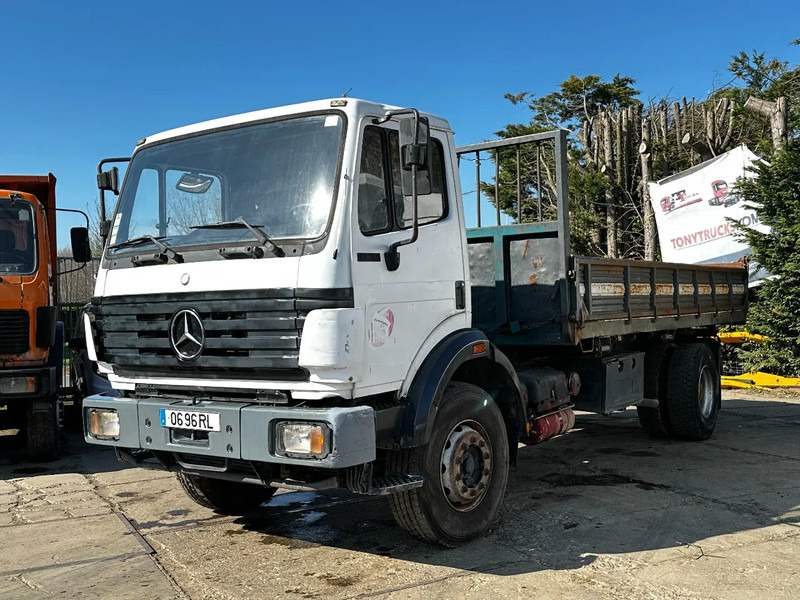 Billenőplatós teherautó Mercedes-Benz SK 1733 V6 4X2 Tipper Spring/Spring EPS Manual Gearbox: 19 kép. Billenőplatós teherautó Mercedes-Benz SK 1733 V6 4X2 Tipper Spring/Spring EPS Manual Gearbox: 19 kép.