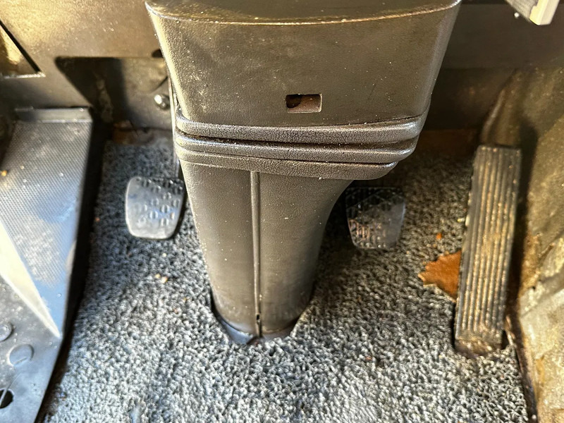 Billenőplatós teherautó Mercedes-Benz SK 1733 V6 4X2 Tipper Spring/Spring EPS Manual Gearbox: 16 kép. Billenőplatós teherautó Mercedes-Benz SK 1733 V6 4X2 Tipper Spring/Spring EPS Manual Gearbox: 16 kép.