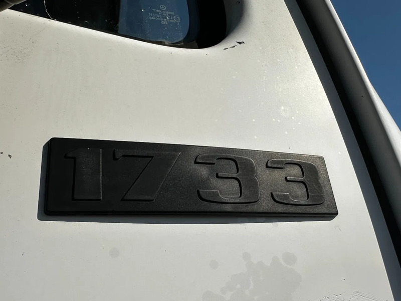 Billenőplatós teherautó Mercedes-Benz SK 1733 V6 4X2 Tipper Spring/Spring EPS Manual Gearbox: 9 kép. Billenőplatós teherautó Mercedes-Benz SK 1733 V6 4X2 Tipper Spring/Spring EPS Manual Gearbox: 9 kép.