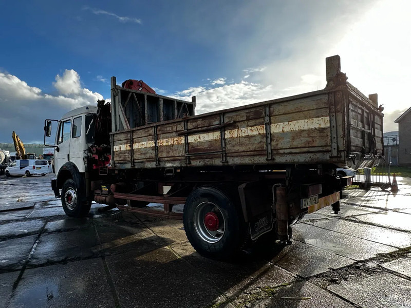 Mercedes-Benz SK 1935 V8 4X2 Tipper Spring/Spring AMCO V825 9T Crane - Billenőplatós teherautó, Darus autó: 3 kép. Mercedes-Benz SK 1935 V8 4X2 Tipper Spring/Spring AMCO V825 9T Crane - Billenőplatós teherautó, Darus autó: 3 kép.