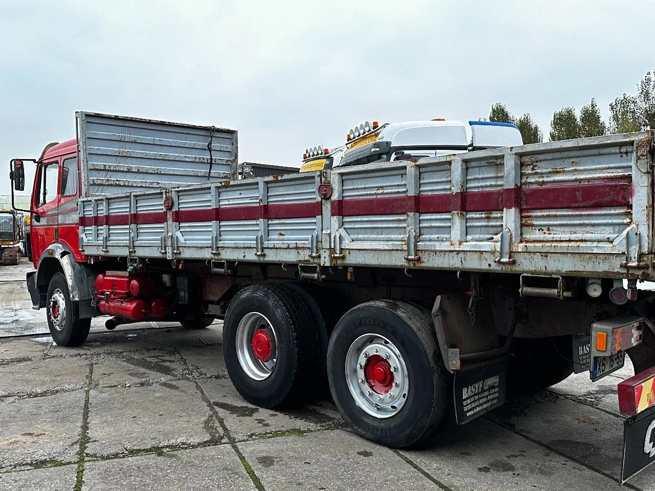 Billenőplatós teherautó Mercedes-Benz SK 2435 V8 6X2 Tipper EPS Manual Gearbox Mercedes-Benz SK 2435 V8 6X2 Tipper EPS Manual Gearbox: 19 kép.