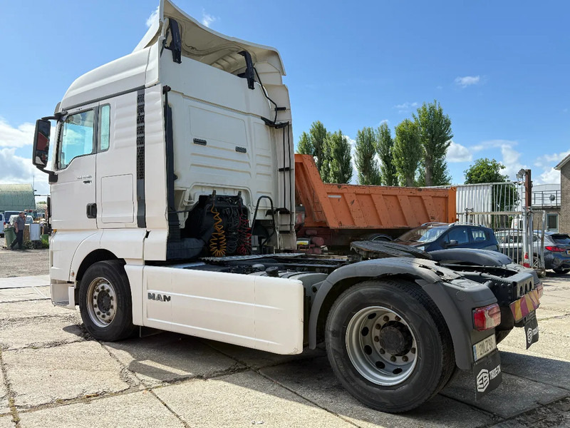 MAN TGX 18.480 4X2 Tractor-unit Spring/Air Retarder EURO5 Double Airco - Nyergesvontató: 3 kép. MAN TGX 18.480 4X2 Tractor-unit Spring/Air Retarder EURO5 Double Airco - Nyergesvontató: 3 kép.