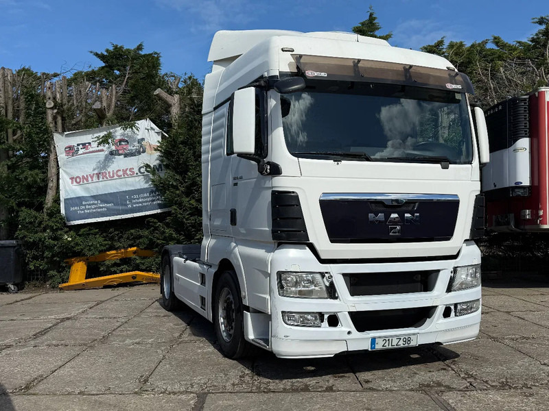 MAN TGX 18.480 4X2 Tractor-unit Spring/Air Retarder EURO5 Double Airco - Nyergesvontató: 1 kép. MAN TGX 18.480 4X2 Tractor-unit Spring/Air Retarder EURO5 Double Airco - Nyergesvontató: 1 kép.