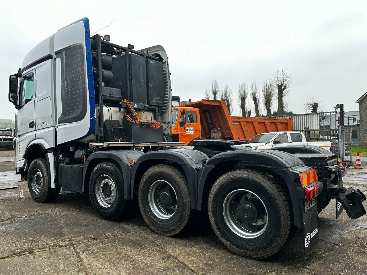 Mercedes-Benz AROCS 4163 8X4 Tractor-unit 180Ton Retarder *Top Mercedes-Benz AROCS 4163 8X4 Tractor-unit 180Ton Retarder *NEW - Nyergesvontató: 3 kép. Mercedes-Benz AROCS 4163 8X4 Tractor-unit 180Ton Retarder *Top Mercedes-Benz AROCS 4163 8X4 Tractor-unit 180Ton Retarder *NEW - Nyergesvontató: 3 kép.