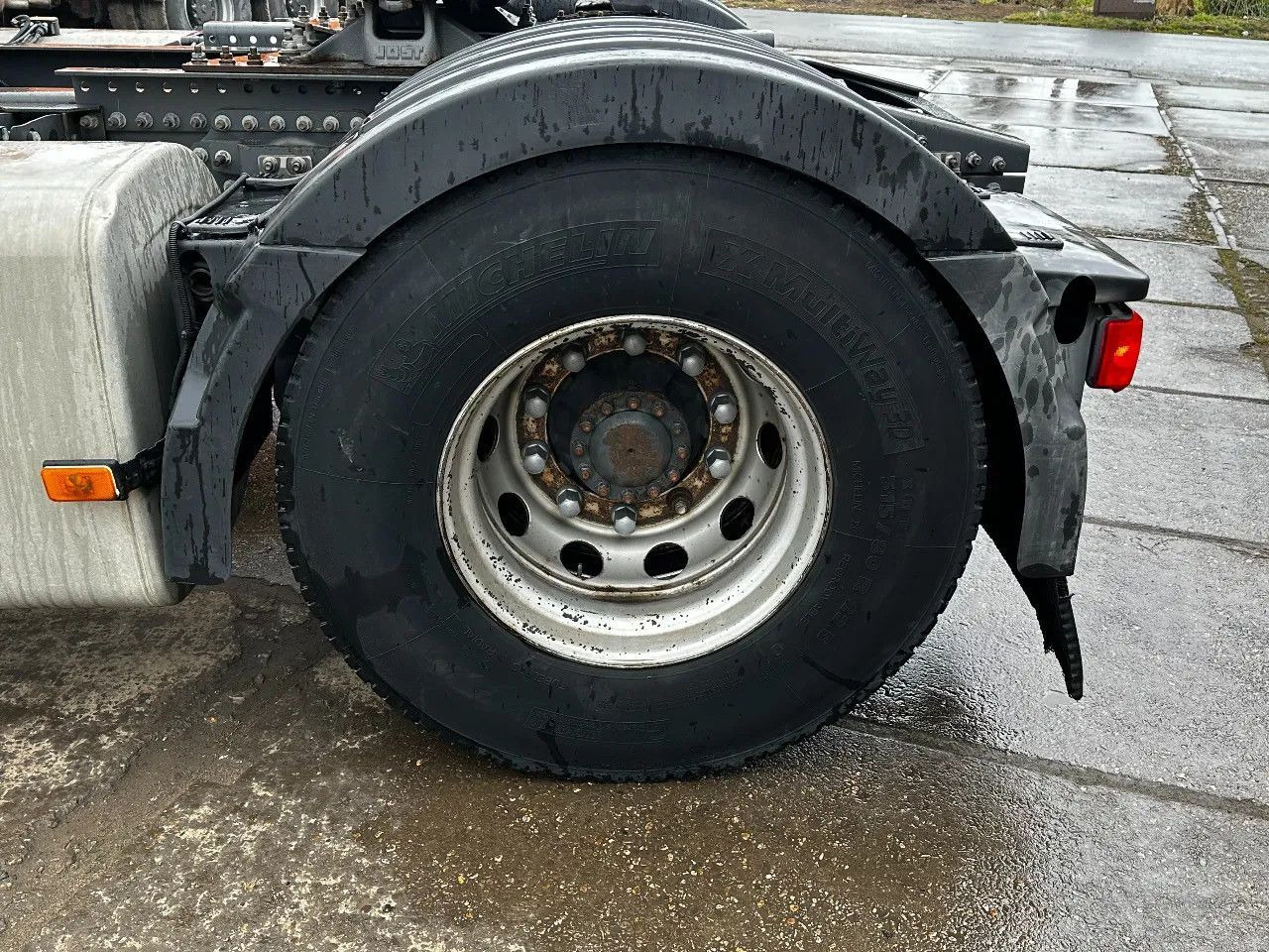 Renault T460 4X2 Tractor-unit Spring/Air Retarder D11 En - Nyergesvontató: 5 kép. Renault T460 4X2 Tractor-unit Spring/Air Retarder D11 En - Nyergesvontató: 5 kép.