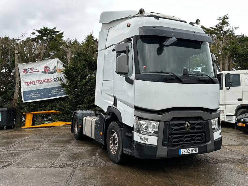 Renault T460 4X2 Tractor-unit Spring/Air Retarder D11 Engine - Nyergesvontató: 1 kép. Renault T460 4X2 Tractor-unit Spring/Air Retarder D11 Engine - Nyergesvontató: 1 kép.