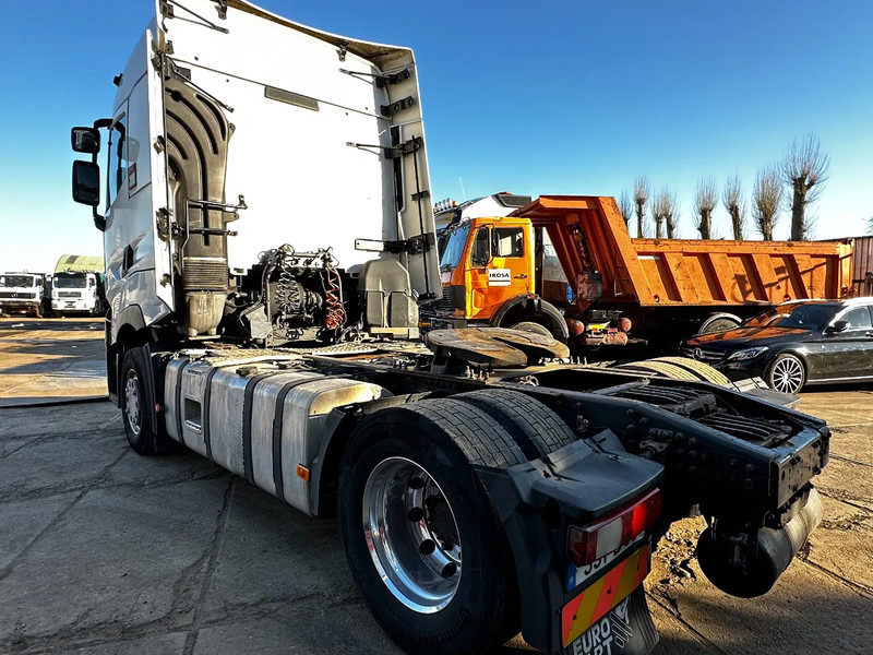 Renault T480 4X2 Tractor-unit Spring/Air D13 Engine Euro6 - Nyergesvontató: 3 kép. Renault T480 4X2 Tractor-unit Spring/Air D13 Engine Euro6 - Nyergesvontató: 3 kép.
