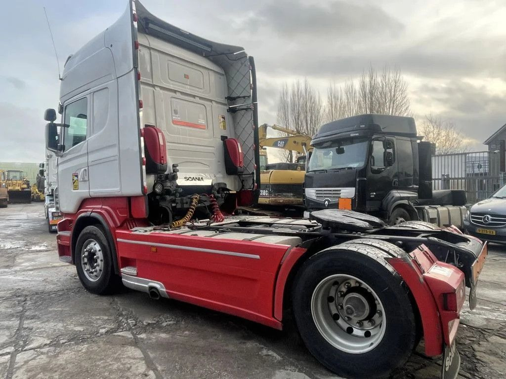 Scania R560 V8 4X2 Tractor-unit Retarder Euro5 Scania R560 V8 4X2 Tractor-unit Retarder Euro5 - Nyergesvontató: 3 kép. Scania R560 V8 4X2 Tractor-unit Retarder Euro5 Scania R560 V8 4X2 Tractor-unit Retarder Euro5 - Nyergesvontató: 3 kép.