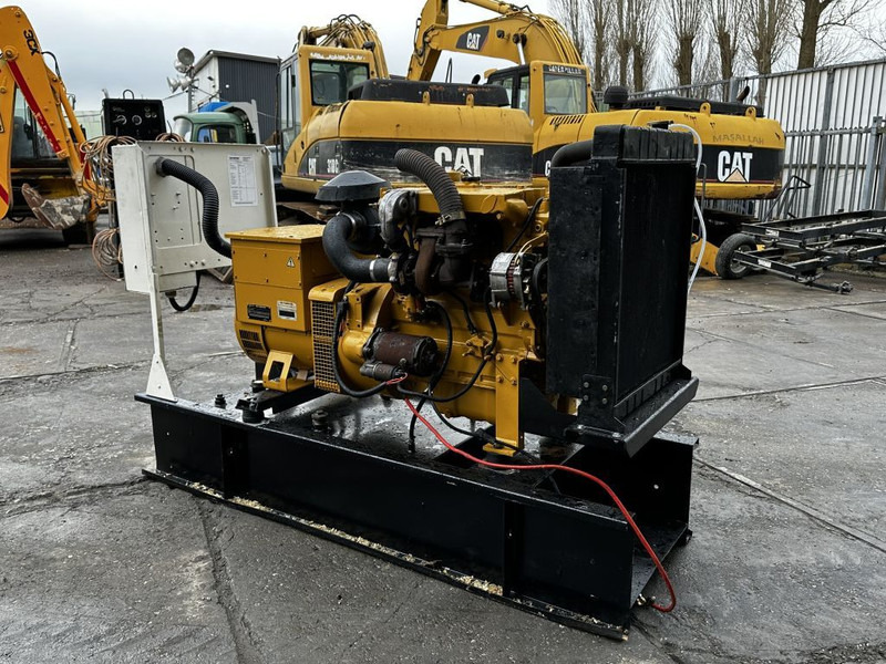 Olympian 60KVA Generator 3 Phase - Áramfejlesztő: 3 kép. Olympian 60KVA Generator 3 Phase - Áramfejlesztő: 3 kép.