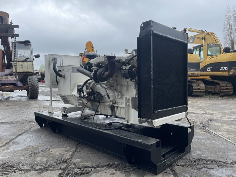 Perkins 100 KVA Generator 3 Phase - Áramfejlesztő: 3 kép. Perkins 100 KVA Generator 3 Phase - Áramfejlesztő: 3 kép.