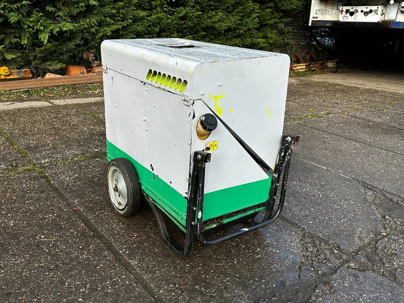 Pramac P6000S2 6KVA Generator - Áramfejlesztő: 2 kép. Pramac P6000S2 6KVA Generator - Áramfejlesztő: 2 kép.