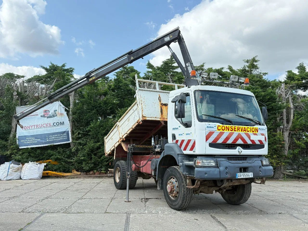 Renault Kerax 400 4X4 Tipper + Hiab 085 Spring/Spring EU - Billenőplatós teherautó, Darus autó: 1 kép. Renault Kerax 400 4X4 Tipper + Hiab 085 Spring/Spring EU - Billenőplatós teherautó, Darus autó: 1 kép.