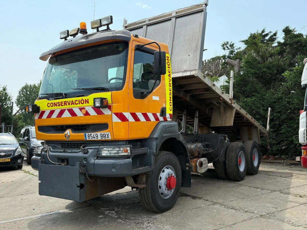 Renault Kerax 400 6X6 Tipper Spring/spring ZF Man Gear E - Billenőplatós teherautó: 2 kép. Renault Kerax 400 6X6 Tipper Spring/spring ZF Man Gear E - Billenőplatós teherautó: 2 kép.