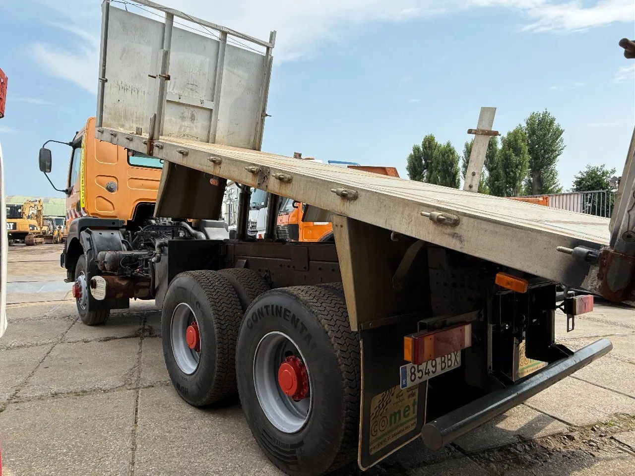 Renault Kerax 400 6X6 Tipper Spring/spring ZF Man Gear E - Billenőplatós teherautó: 3 kép. Renault Kerax 400 6X6 Tipper Spring/spring ZF Man Gear E - Billenőplatós teherautó: 3 kép.