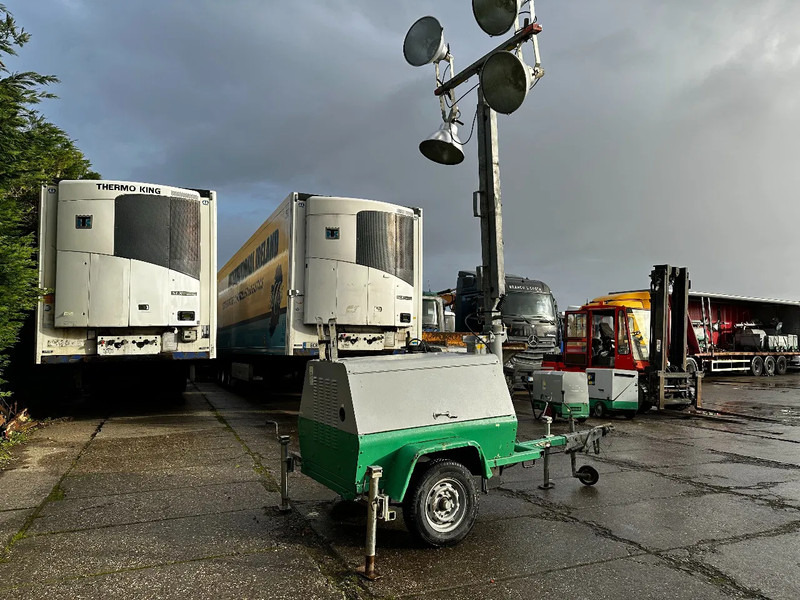 Terex AL4050 Towerlight 4X1000 Watt Lights - Világító állvány: 5 kép. Terex AL4050 Towerlight 4X1000 Watt Lights - Világító állvány: 5 kép.