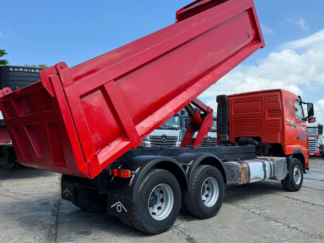 Volvo FH 16.600 6X4 Tipper Spring/Spring Euro5 - Billenőplatós teherautó: 4 kép. Volvo FH 16.600 6X4 Tipper Spring/Spring Euro5 - Billenőplatós teherautó: 4 kép.