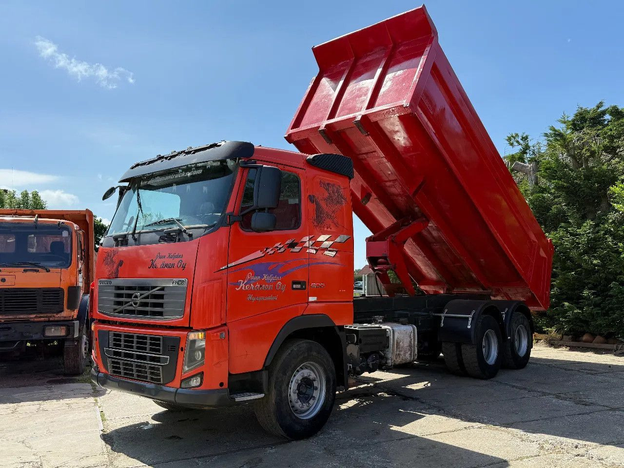 Volvo FH 16.600 6X4 Tipper Spring/Spring Euro5 - Billenőplatós teherautó: 2 kép. Volvo FH 16.600 6X4 Tipper Spring/Spring Euro5 - Billenőplatós teherautó: 2 kép.