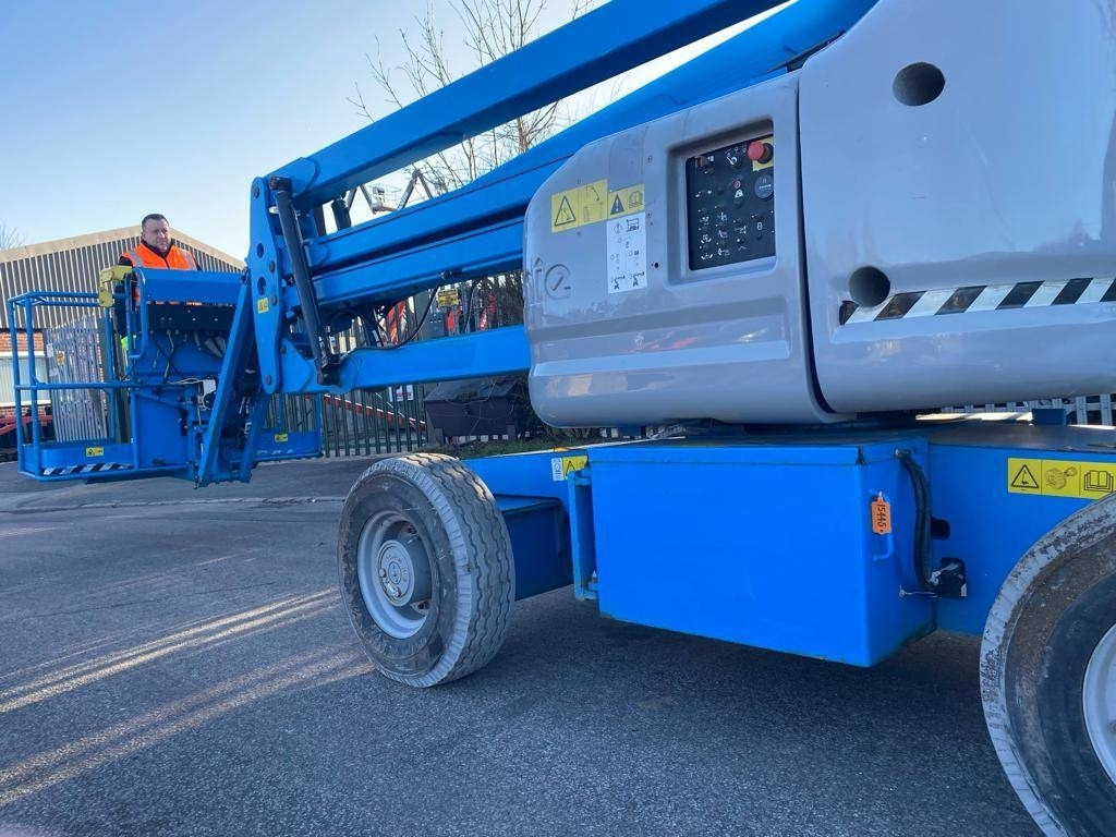 Személyemelő Genie Z 45/25 J BI: 19 kép. Személyemelő Genie Z 45/25 J BI: 19 kép.