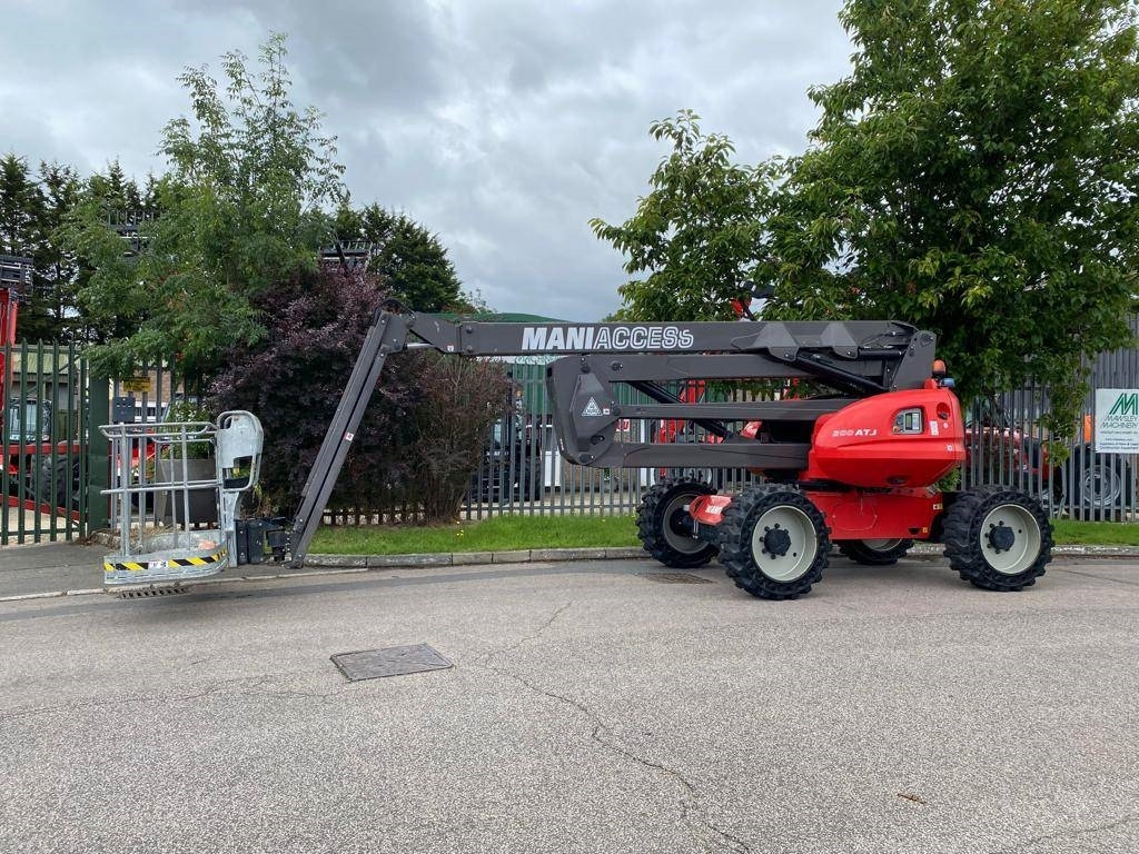 Manitou 200 ATJ - Személyemelő: 2 kép. Manitou 200 ATJ - Személyemelő: 2 kép.