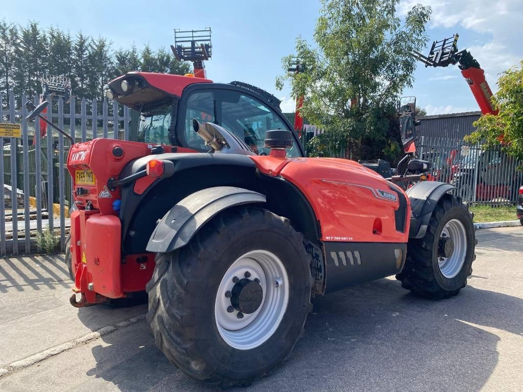 Manitou MLT 741 - Teleszkópos rakodó: 3 kép. Manitou MLT 741 - Teleszkópos rakodó: 3 kép.