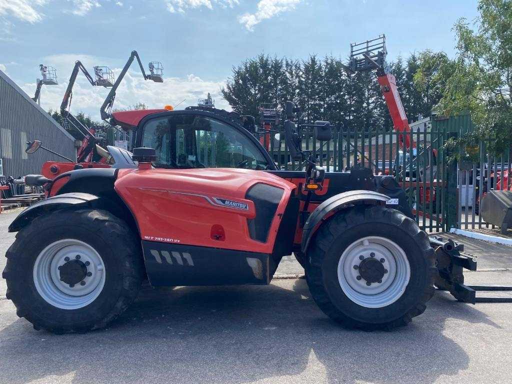 Manitou MLT 741 - Teleszkópos rakodó: 5 kép. Manitou MLT 741 - Teleszkópos rakodó: 5 kép.