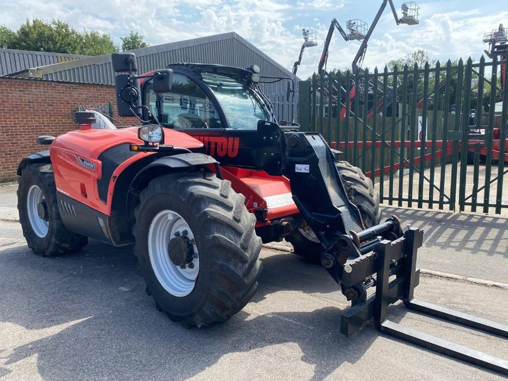 Manitou MLT 741 - Teleszkópos rakodó: 1 kép. Manitou MLT 741 - Teleszkópos rakodó: 1 kép.