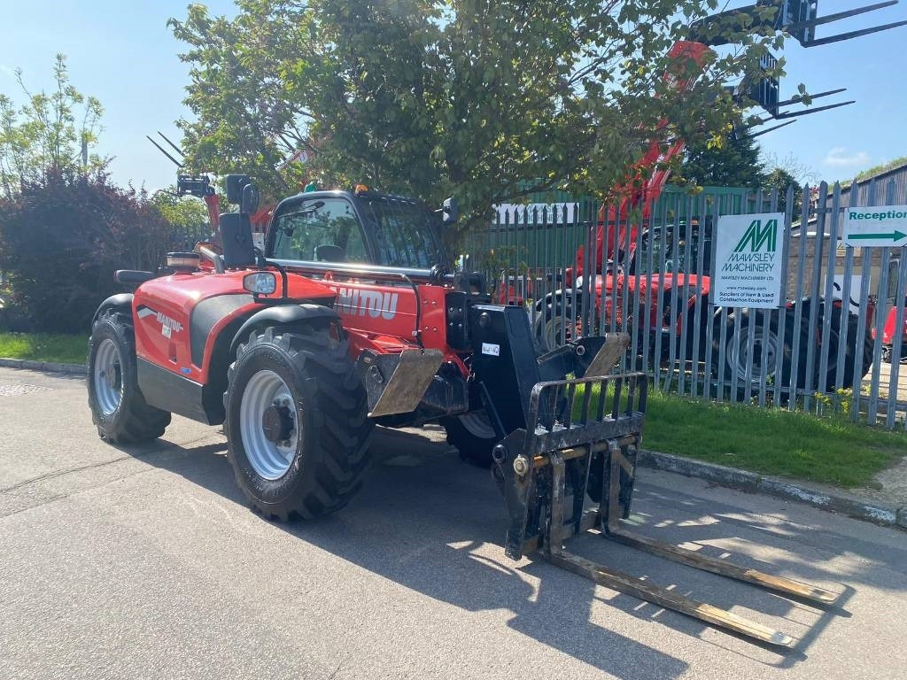 Manitou MT 1033 - Teleszkópos rakodó: 2 kép. Manitou MT 1033 - Teleszkópos rakodó: 2 kép.