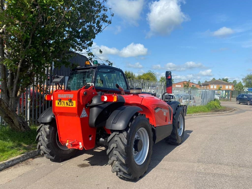 Manitou MT 1033 - Teleszkópos rakodó: 3 kép. Manitou MT 1033 - Teleszkópos rakodó: 3 kép.