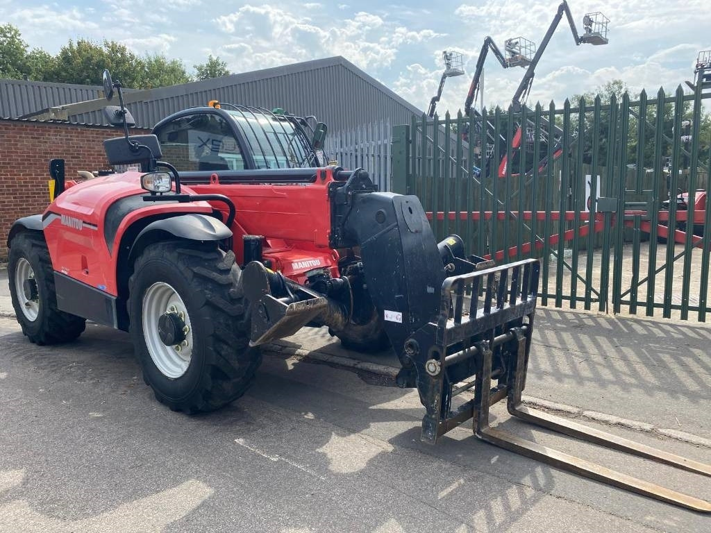 Manitou MT 1335 - Teleszkópos rakodó: 2 kép. Manitou MT 1335 - Teleszkópos rakodó: 2 kép.