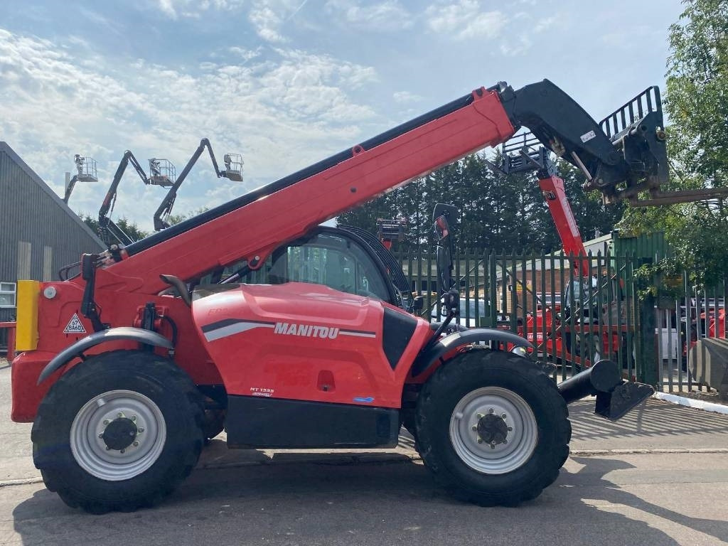 Manitou MT 1335 - Teleszkópos rakodó: 1 kép. Manitou MT 1335 - Teleszkópos rakodó: 1 kép.