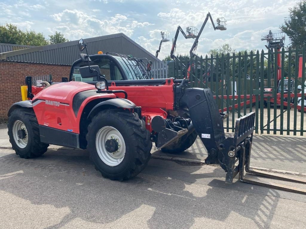 Manitou MT 1335 - Teleszkópos rakodó: 1 kép. Manitou MT 1335 - Teleszkópos rakodó: 1 kép.