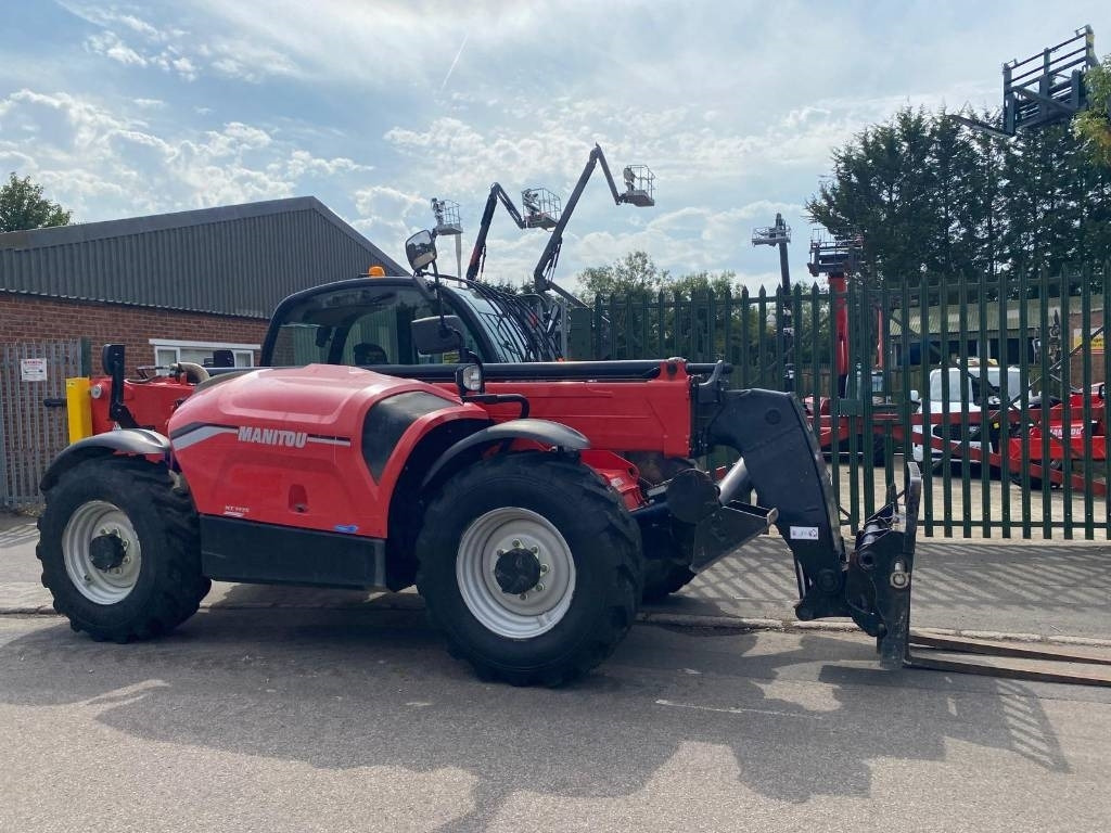 Manitou MT 1335 - Teleszkópos rakodó: 2 kép. Manitou MT 1335 - Teleszkópos rakodó: 2 kép.
