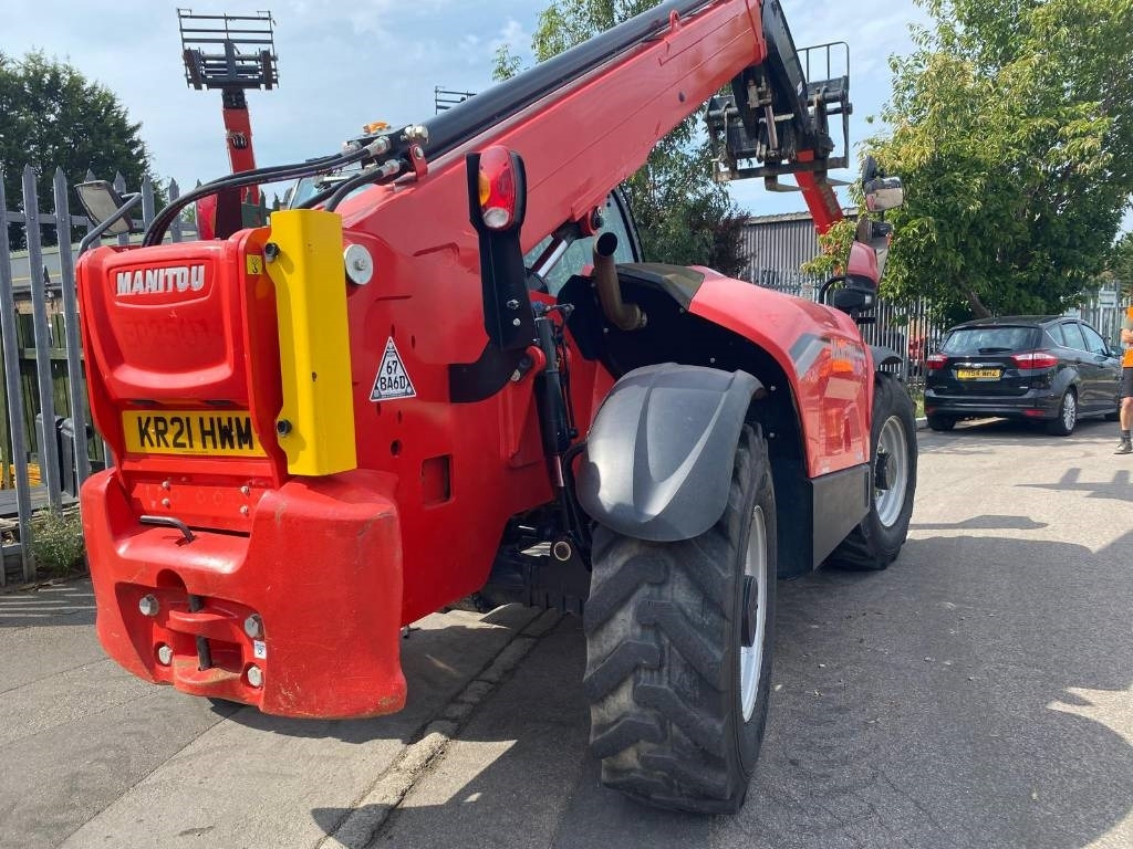 Manitou MT 1335 - Teleszkópos rakodó: 3 kép. Manitou MT 1335 - Teleszkópos rakodó: 3 kép.