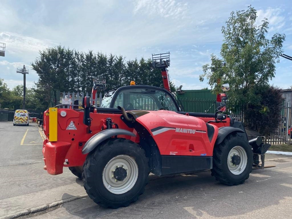 Manitou MT 1335 - Teleszkópos rakodó: 4 kép. Manitou MT 1335 - Teleszkópos rakodó: 4 kép.