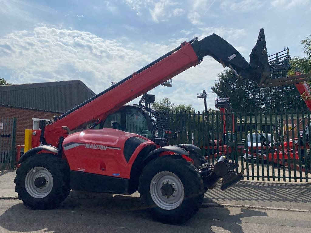 Manitou MT 1335 - Teleszkópos rakodó: 1 kép. Manitou MT 1335 - Teleszkópos rakodó: 1 kép.