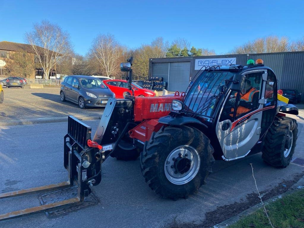 Manitou MT730H - Teleszkópos rakodó: 5 kép. Manitou MT730H - Teleszkópos rakodó: 5 kép.
