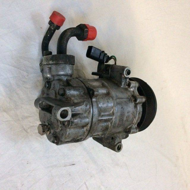A/C Compressor with electro-magnetic coupling - Klímakompresszor - Anyagmozgató gép: 2 kép. A/C Compressor with electro-magnetic coupling - Klímakompresszor - Anyagmozgató gép: 2 kép.