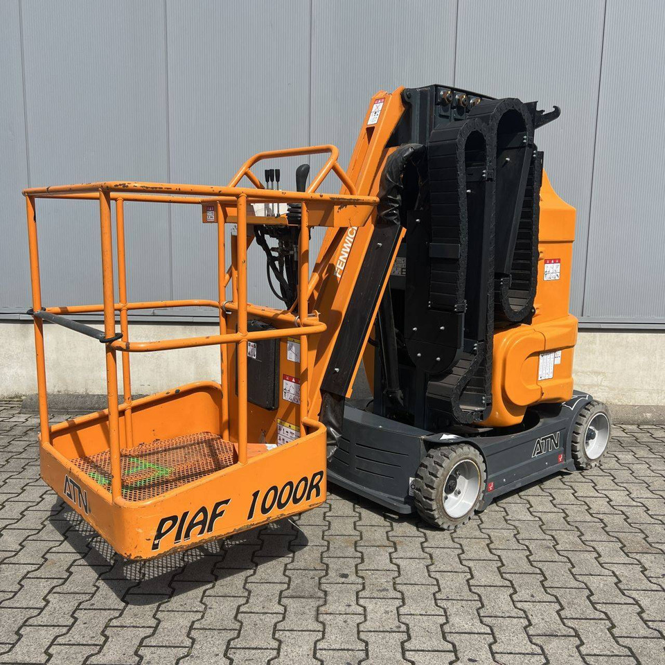 ATN Piaf 1000R - Oszlopos személyemelő: 1 kép. ATN Piaf 1000R - Oszlopos személyemelő: 1 kép.
