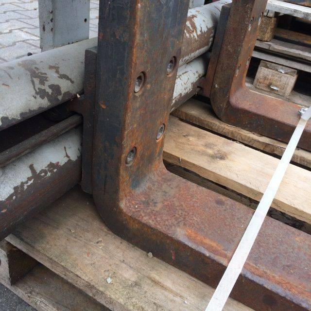 Dürwen UZV25C Fork positioner - Adapterek: 4 kép. Dürwen UZV25C Fork positioner - Adapterek: 4 kép.