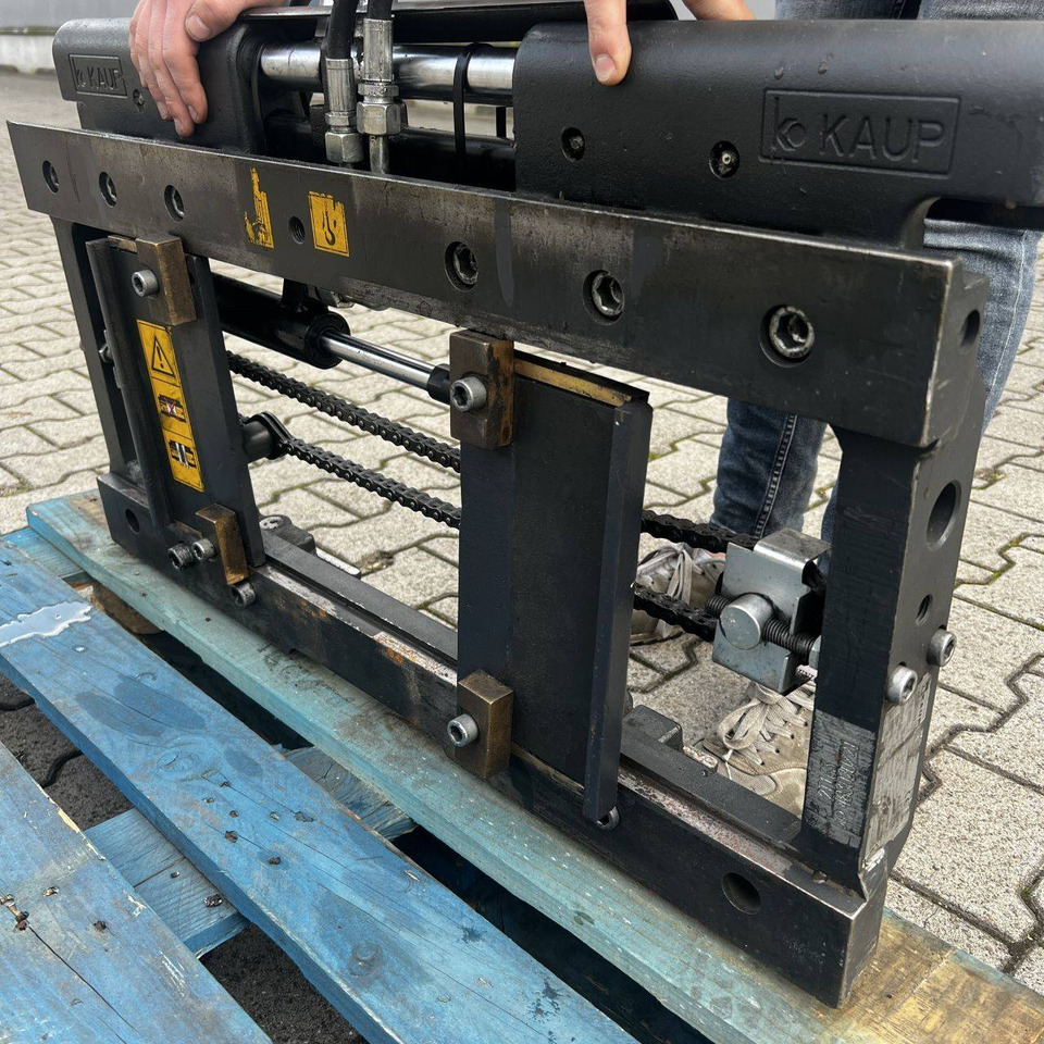 KAUP 2T163SN Forkpositioner without sideshift - Adapterek: 1 kép. KAUP 2T163SN Forkpositioner without sideshift - Adapterek: 1 kép.