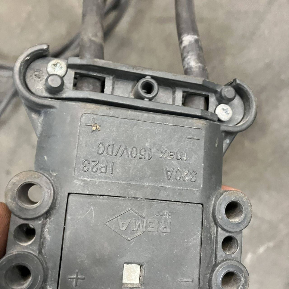 Benning / Still D400G80/90B-PXS 80V/90A - Alkatrész - Anyagmozgató gép: 4 kép. Benning / Still D400G80/90B-PXS 80V/90A - Alkatrész - Anyagmozgató gép: 4 kép.