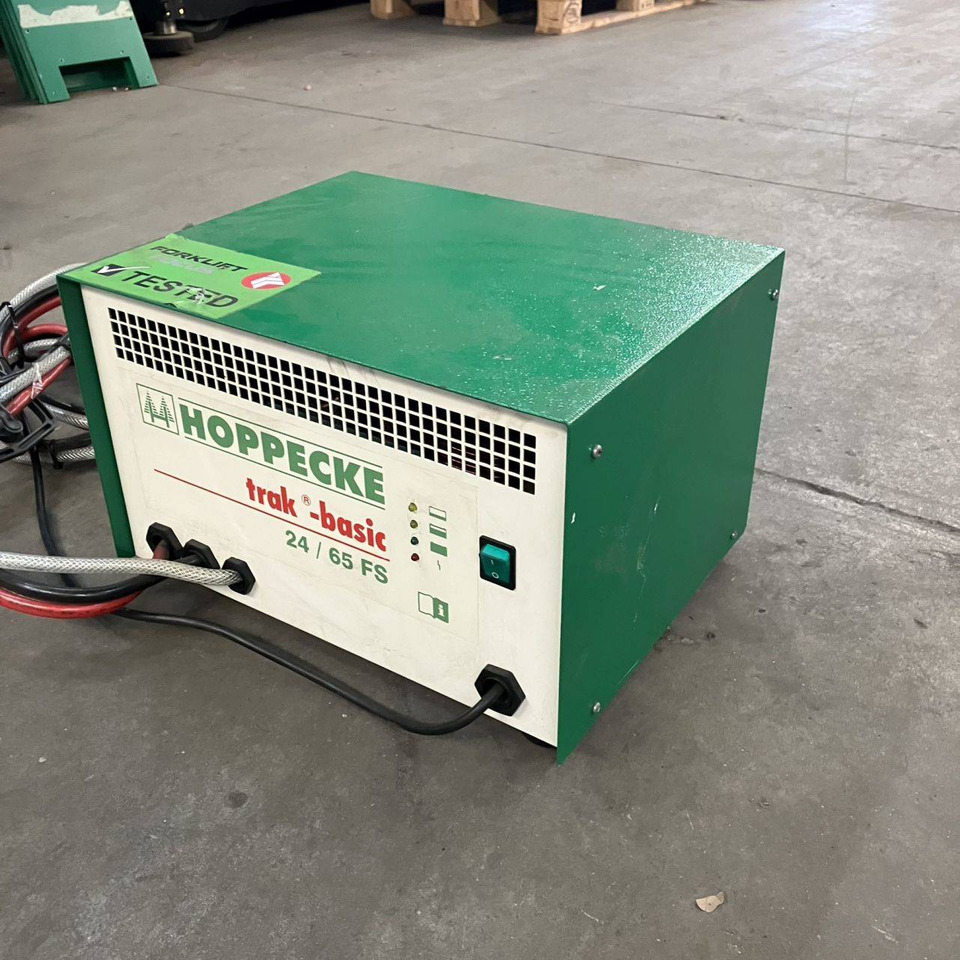 Hoppecke E230 G24/65 B-F15FS Trak power Optimal Charge (2) - Alkatrész - Anyagmozgató gép: 1 kép. Hoppecke E230 G24/65 B-F15FS Trak power Optimal Charge (2) - Alkatrész - Anyagmozgató gép: 1 kép.