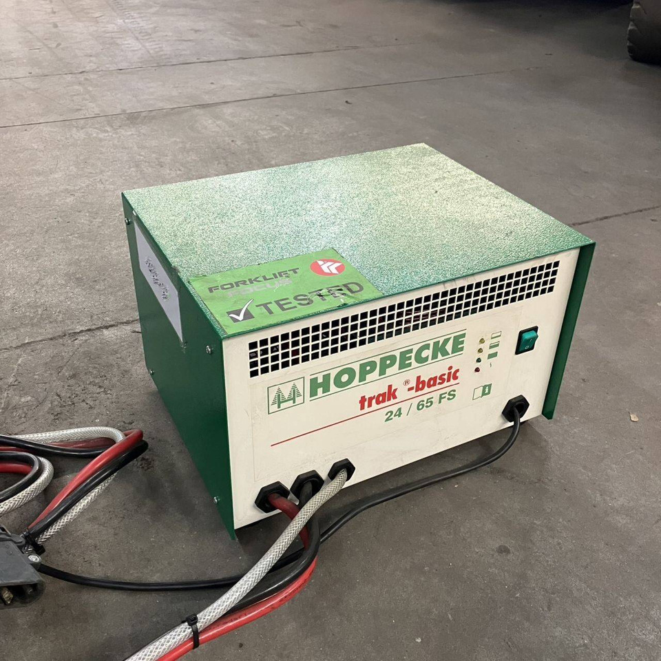 Hoppecke E230 G24/65 B-F15FS Trak power Optimal Charge (2) - Alkatrész - Anyagmozgató gép: 2 kép. Hoppecke E230 G24/65 B-F15FS Trak power Optimal Charge (2) - Alkatrész - Anyagmozgató gép: 2 kép.