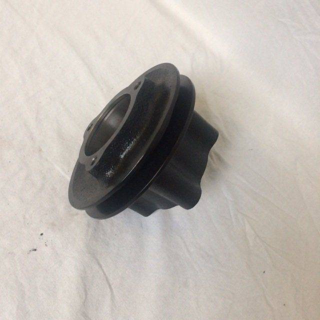 Pulley Driven for Caterpillar DP40-50 - Alkatrész - Anyagmozgató gép: 1 kép. Pulley Driven for Caterpillar DP40-50 - Alkatrész - Anyagmozgató gép: 1 kép.