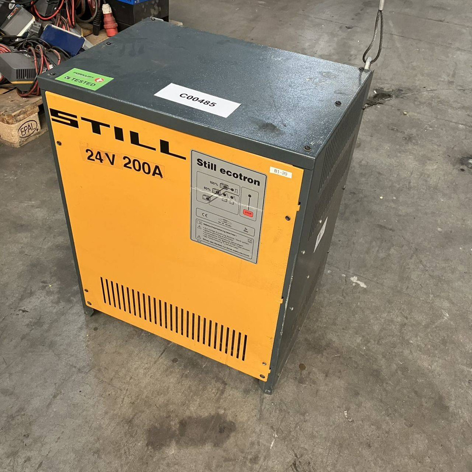 Still 24V/200A - Alkatrész - Anyagmozgató gép: 2 kép. Still 24V/200A - Alkatrész - Anyagmozgató gép: 2 kép.