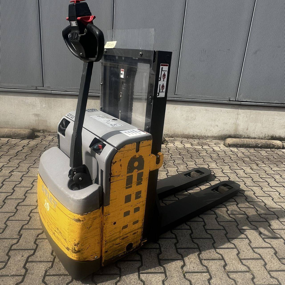 Atlet PSD125/160 - Emelőtargoncá: 1 kép. Atlet PSD125/160 - Emelőtargoncá: 1 kép.