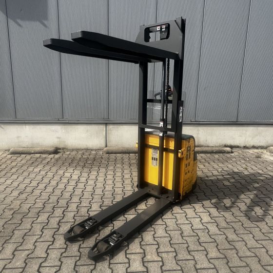 Atlet PSD125/160 - Emelőtargoncá: 2 kép. Atlet PSD125/160 - Emelőtargoncá: 2 kép.