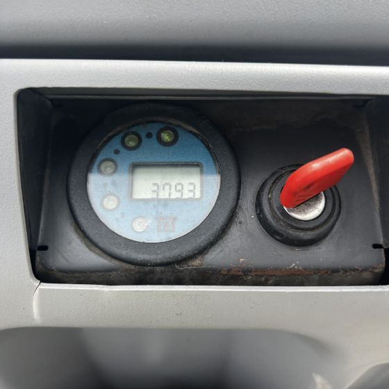 Atlet PSD125/160 - Emelőtargoncá: 4 kép. Atlet PSD125/160 - Emelőtargoncá: 4 kép.